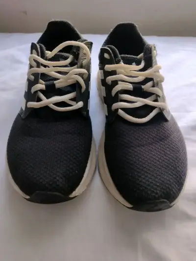 Zapatillas deportivas negras unisex con blanco - miniatura 5