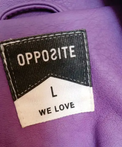 Chaqueta ecocuero morada y caqueta rosada pastel - miniatura 2