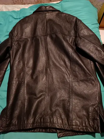 Chaqueta de cuero negra - miniatura 3