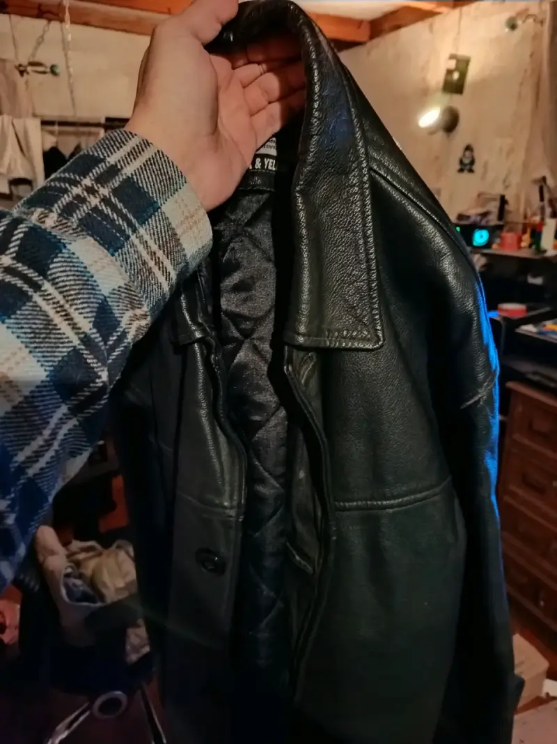 Chaqueta de cuero negra - 4