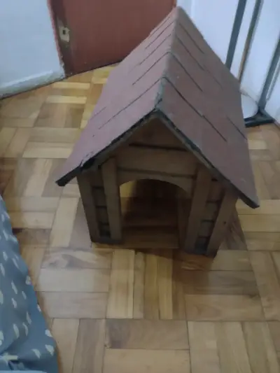 Casita de madera para perro - miniatura 4