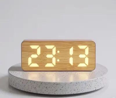 Reloj despertador digital de bambú - miniatura 1