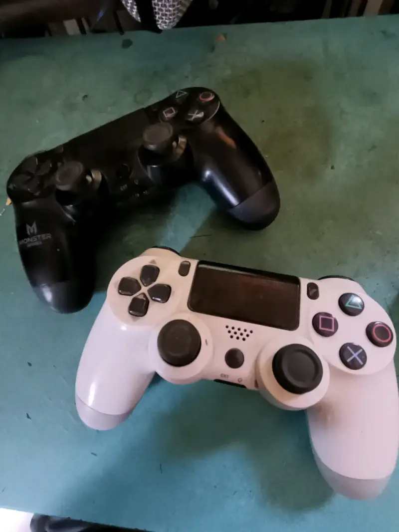 Controles de PS4 para reparar - 1
