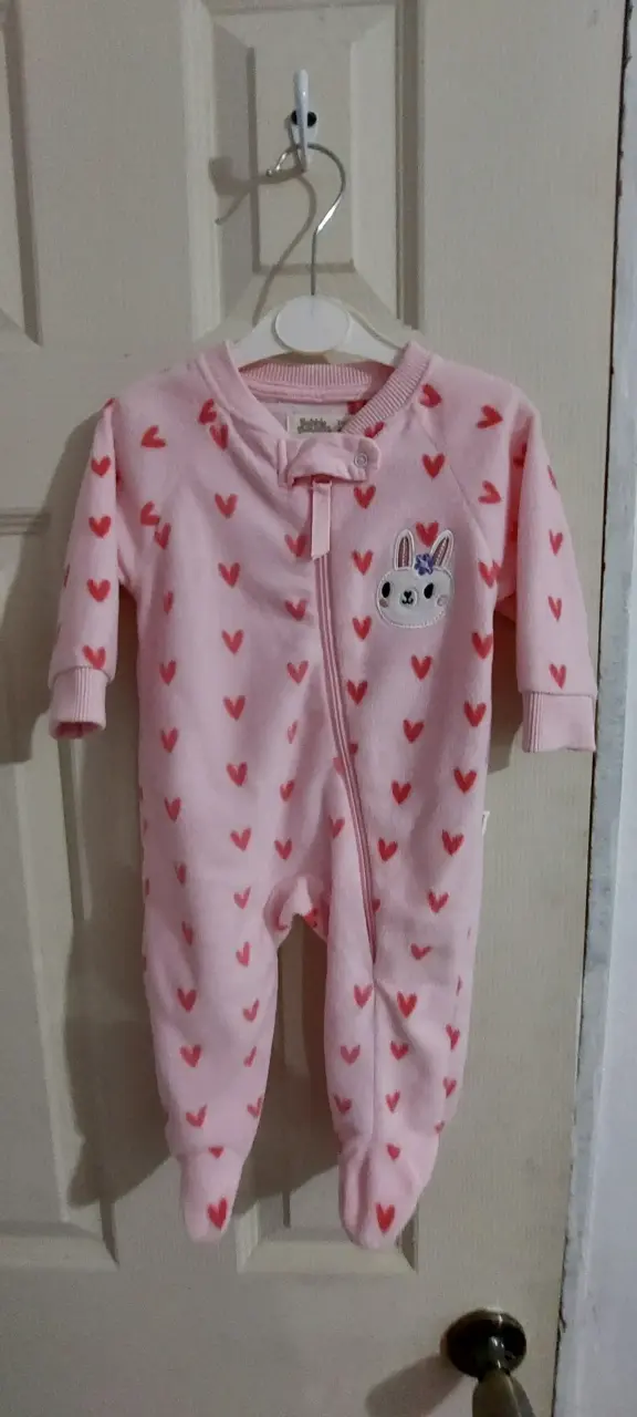 Enterito bebé rosa con corazones - 1
