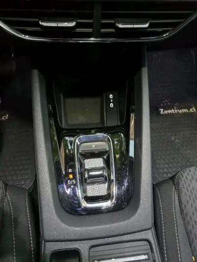 Skoda Octavia modelo Style 2022 automático - miniatura 3