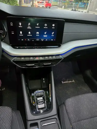 Skoda Octavia modelo Style 2022 automático - miniatura 5