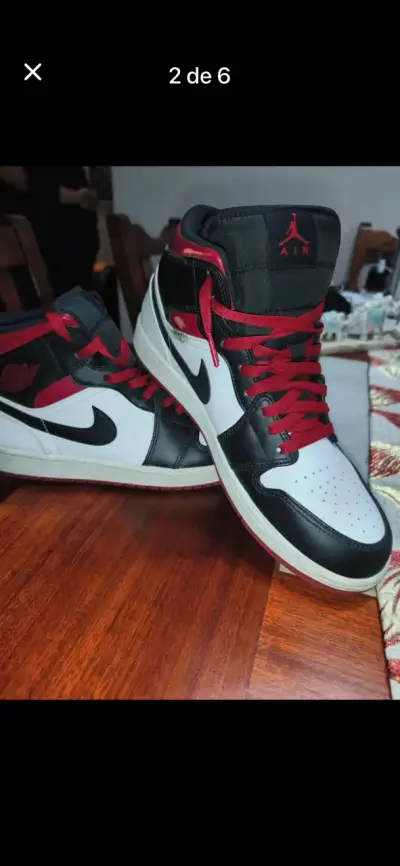 Zapatillas deportivas blancas y negras - miniatura 3