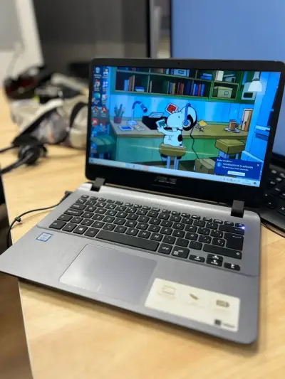 Notebook ASUS Intel Core i5 - miniatura 1