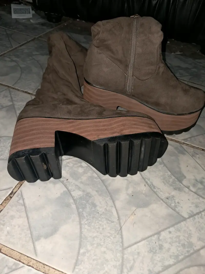 Botas altas marrones con plataforma - 1