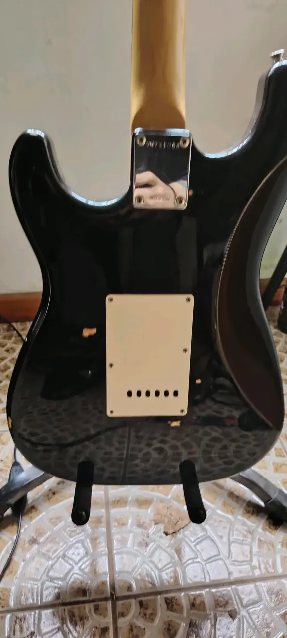 Guitarra eléctrica Squier Stratocaster - 3