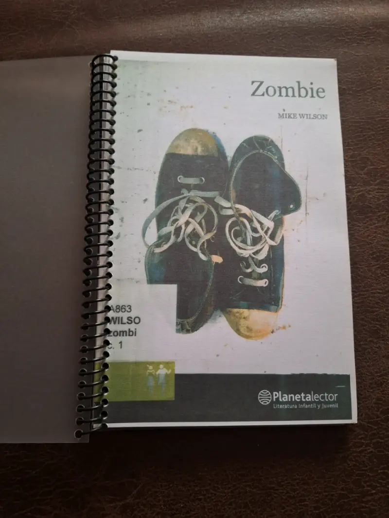 Libro Zombie de Mike Wilson Fotocopia