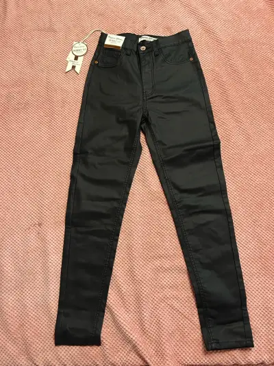 Jeans negros skinny fit para mujer - miniatura 1