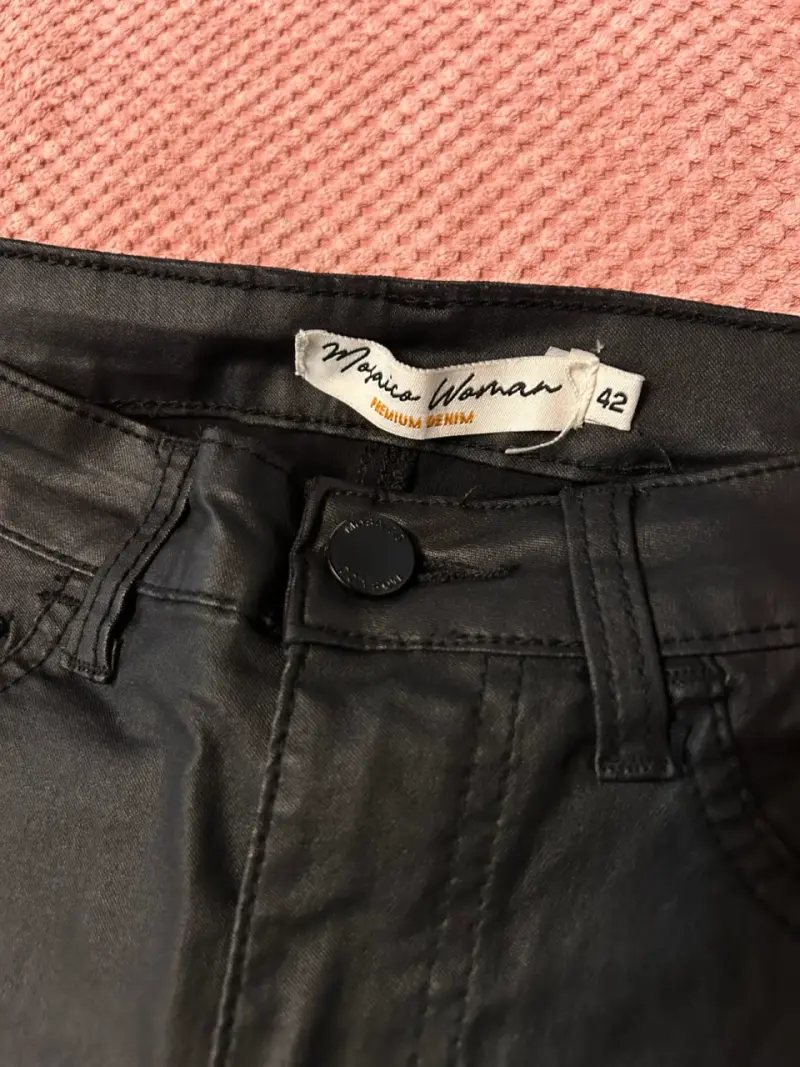 Pantalones negros ajustados - 2