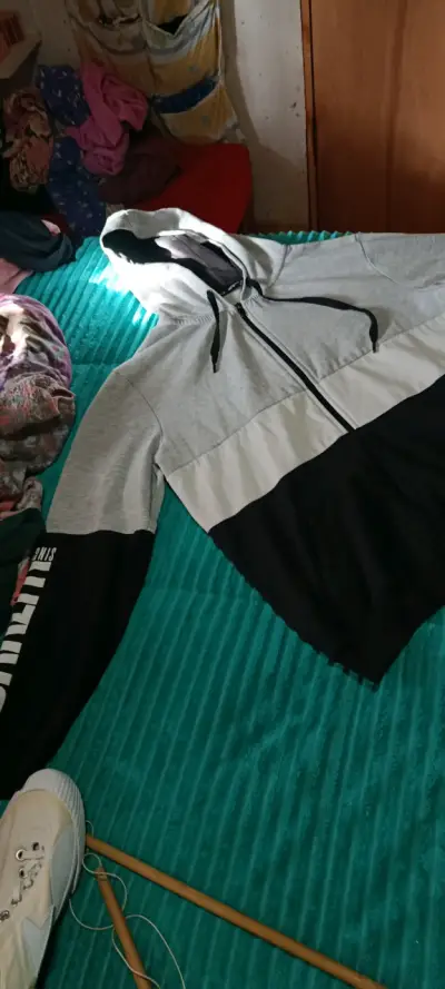 Vendo ropa barata - miniatura 1