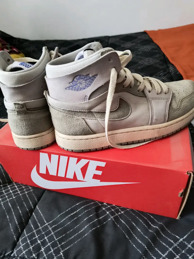 Zapatillas Nike Air Jordan grises - 1