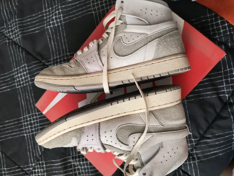 Zapatillas Nike Air Jordan grises - 2