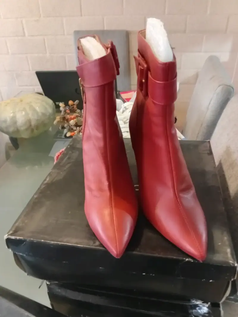 Botines rojos de cuero - 1
