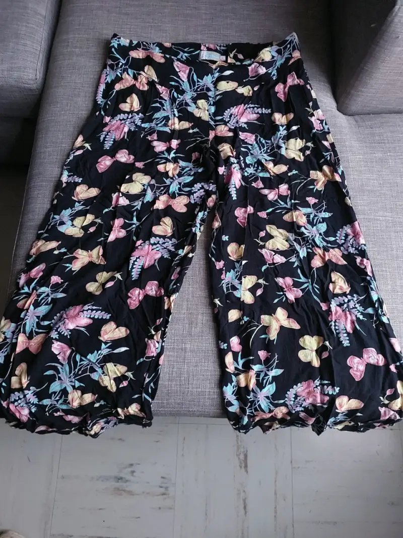 Pantalones florales de verano