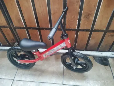 Bicicleta de equilibrio Transformers - miniatura 3