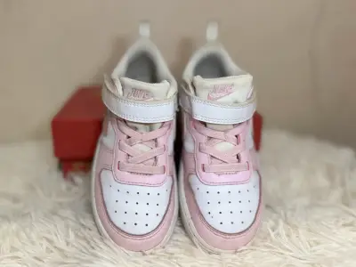Zapatillas infantiles blancas y rosadas - miniatura 2