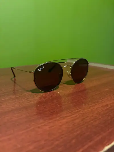 Lentes de sol Ray-Ban dorados - miniatura 1