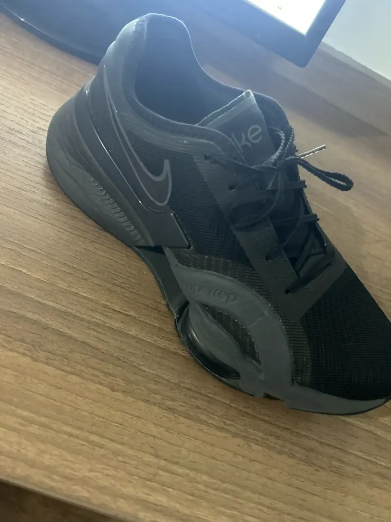 Zapatilla nike deportiva negra - 4