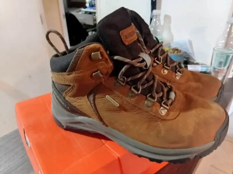 Botas de trekking marrones