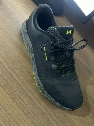 Zapatilla UNDER ARMOUR - miniatura 1