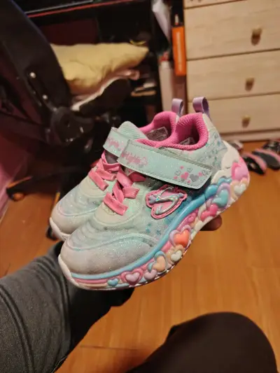 Zapatillas de niña con luces rosadas - miniatura 3
