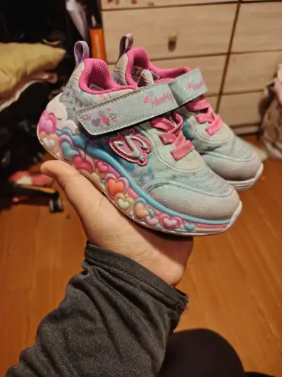 Zapatillas de niña con luces rosadas - miniatura 4