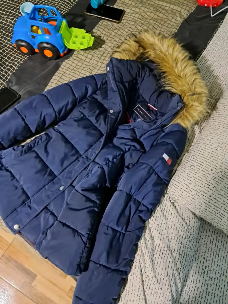 Chaqueta azul con capucha de pelo - 2