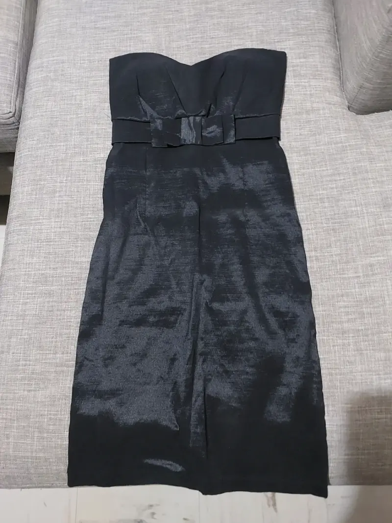 Vestido negro sin tirantes - 1