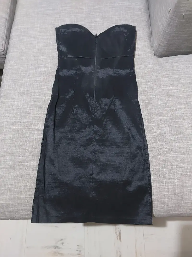 Vestido negro sin tirantes - 2