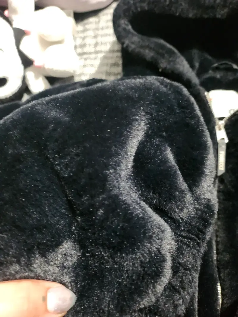 Chaqueta de felpa con capucha negra - 3