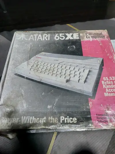 Computador Atari 65XE con manuales - miniatura 3