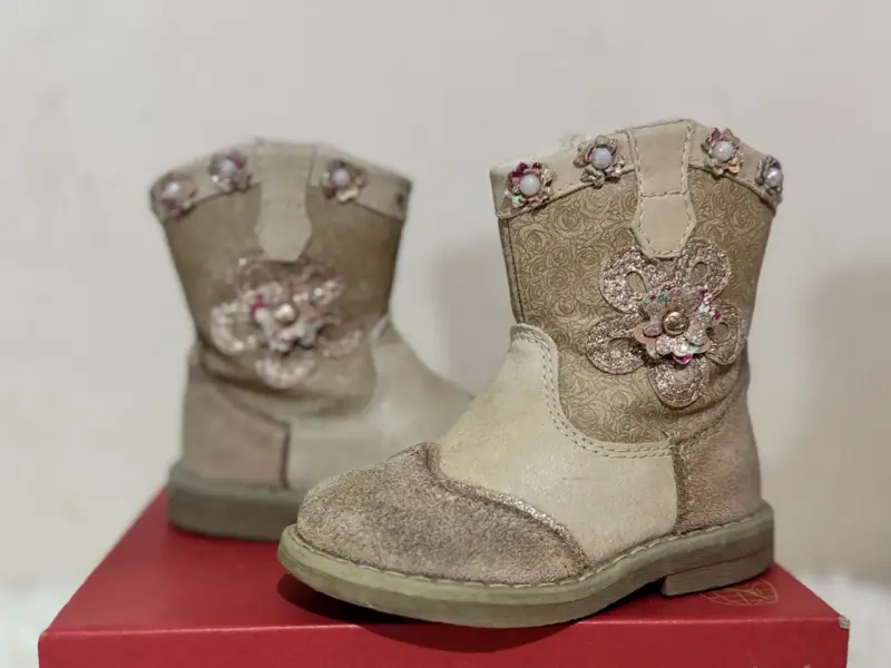 Botas infantiles beige con flores Limonada - 1
