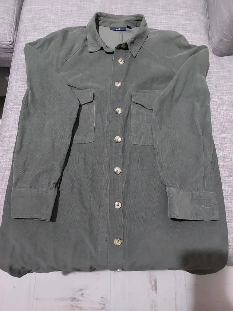Camisa verde de pana