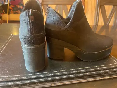Botines negros de taco alto - miniatura 2