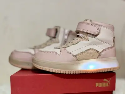 Zapatillas deportivas rosas con luces - miniatura 2