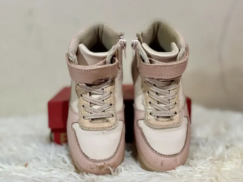 Zapatillas deportivas rosas con luces - 4