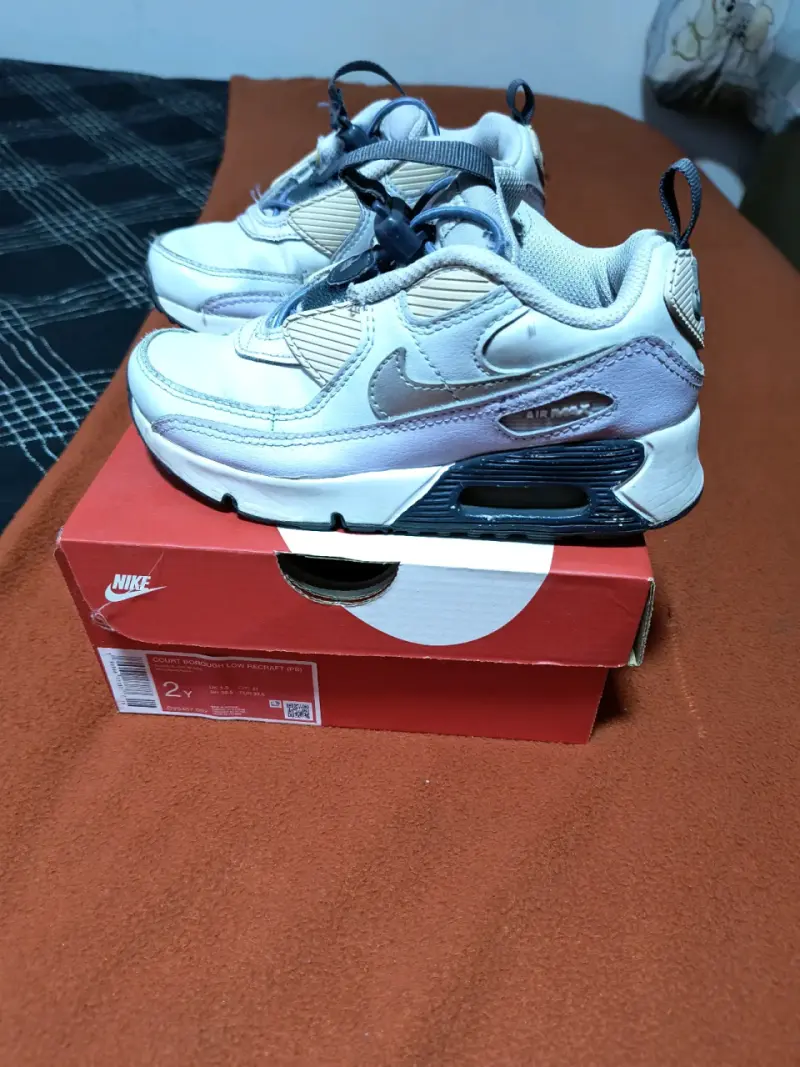 Zapatillas Nike Air Max blancas morado y plomo