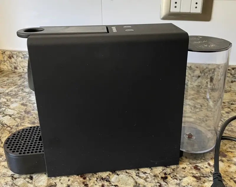 Máquina de café Nespresso y Aeroccino - 2