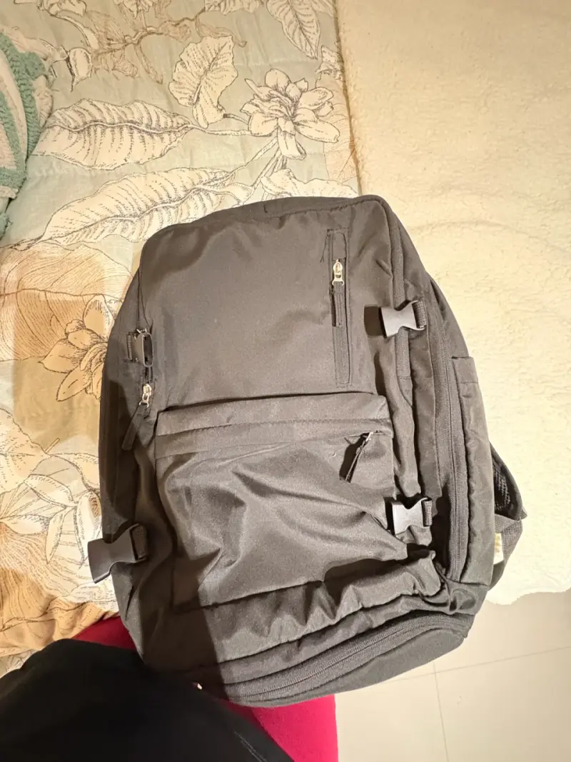 Mochila negra multiusos - 1