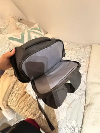 Mochila negra multiusos - miniatura 3