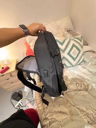 Mochila negra multiusos - miniatura 5