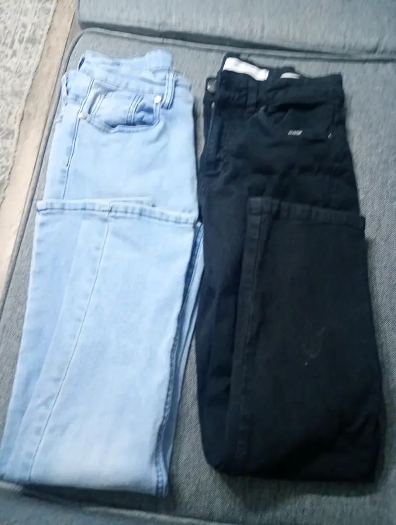 Par de jeans azul y negro - 2