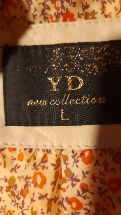 Chaqueta beige con cierre metálico - miniatura 2