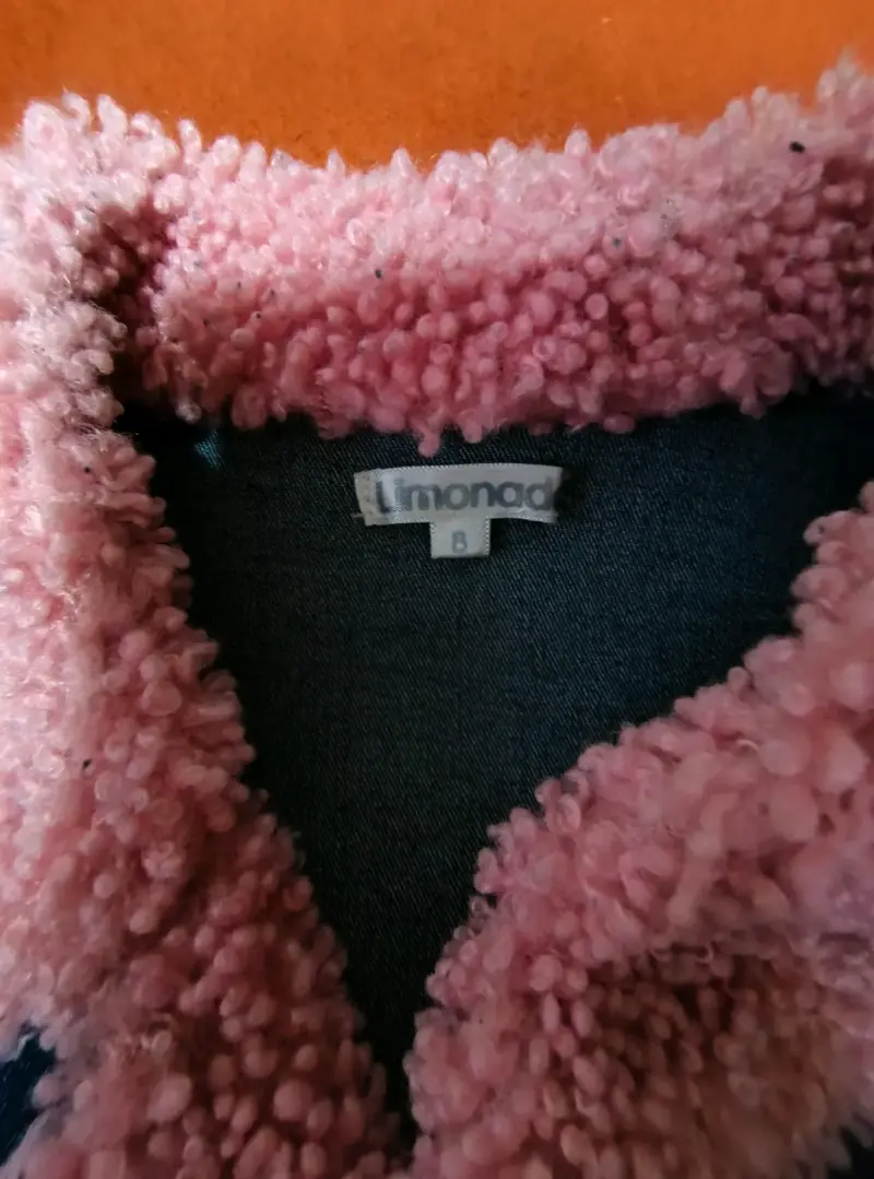 Chaqueta de mezclilla con forro rosado - 2