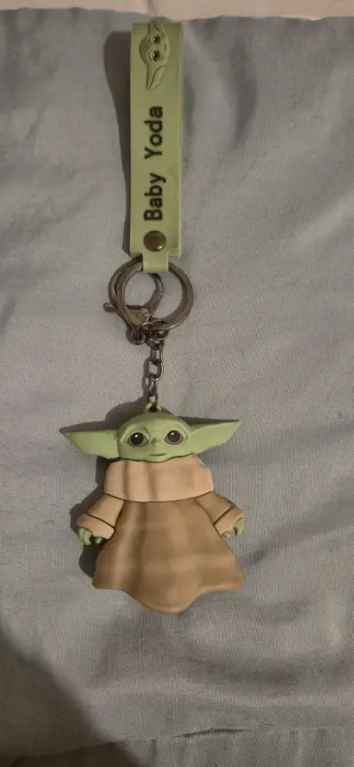 Llavero Baby Yoda (pirata) - miniatura 1