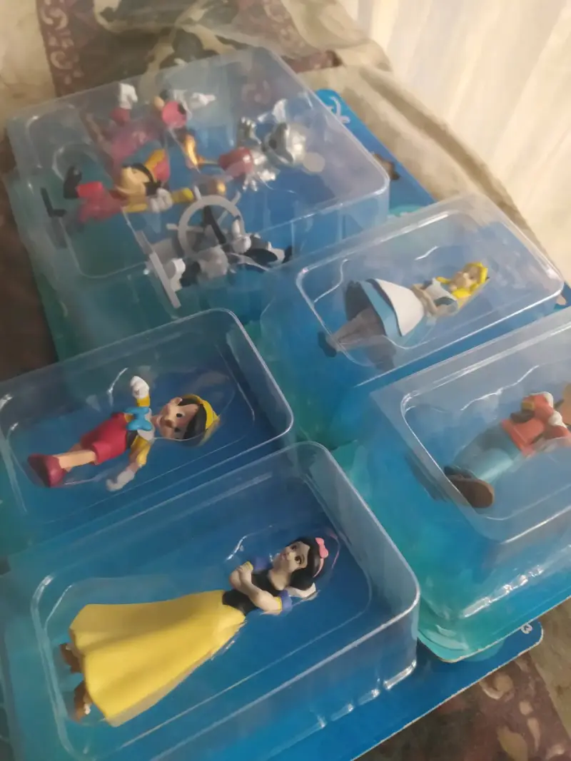 Set de figuras Disney coleccionables - 3